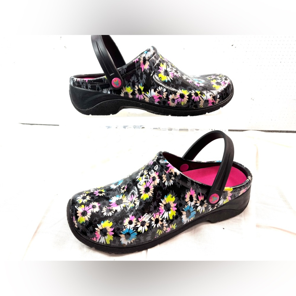 Anywear Slip Resistant 10 Floral Women's Clogs - Picture 9 of 9